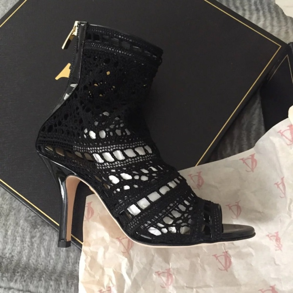 Vince Camuto Bootie - Picture 3 of 6